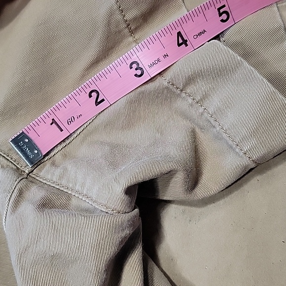 Uniqlo Size 4 Khaki Chino Shorts, Gently Used Condition - Picture 7 of 10